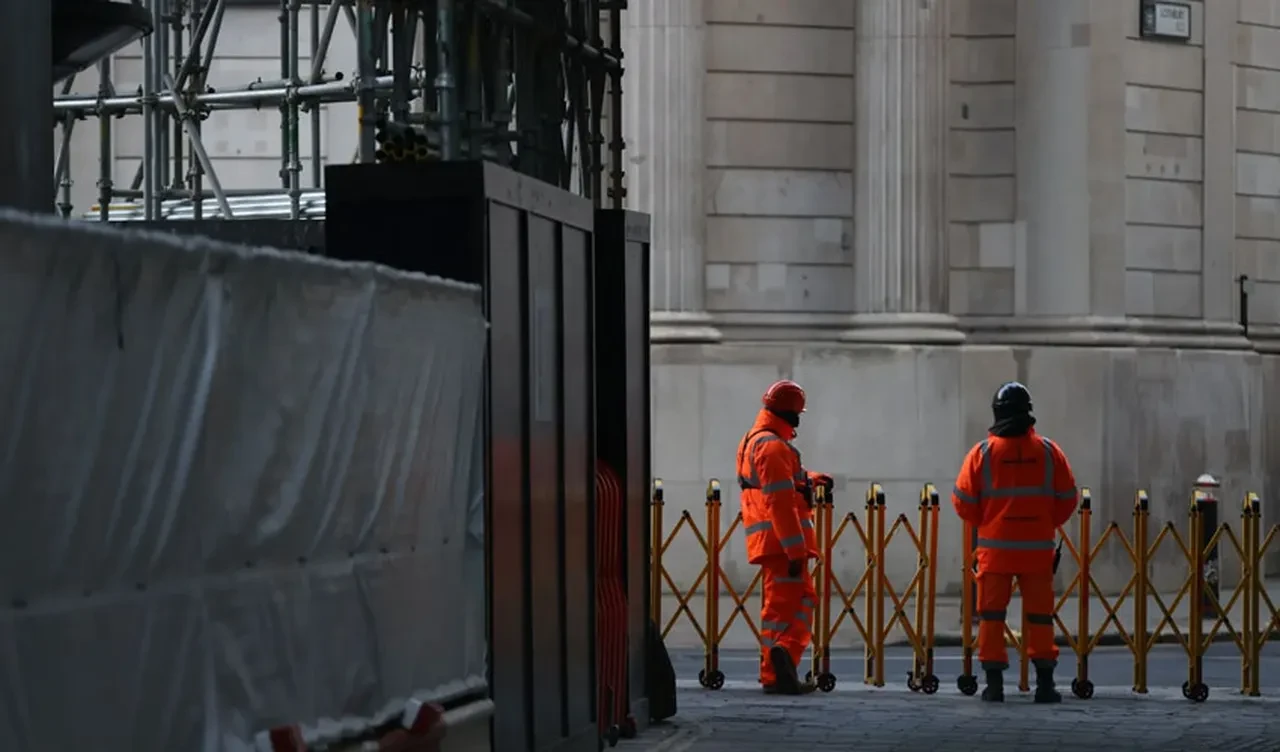 İngiltere'den artan göçe yeni plan! Süre sınırlaması getiriliyor