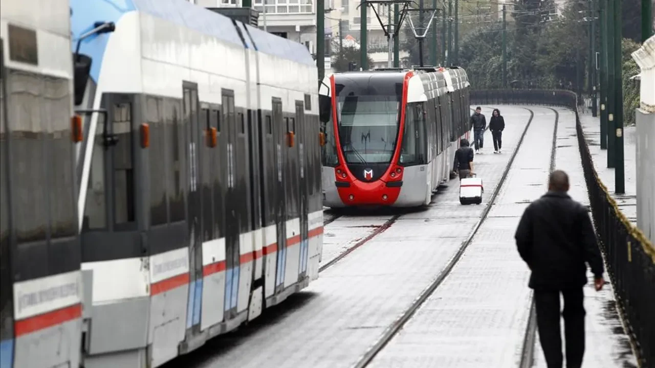 İstanbul'da tramvay seferlerine düzenleme: Bazı duraklar kapatıldı