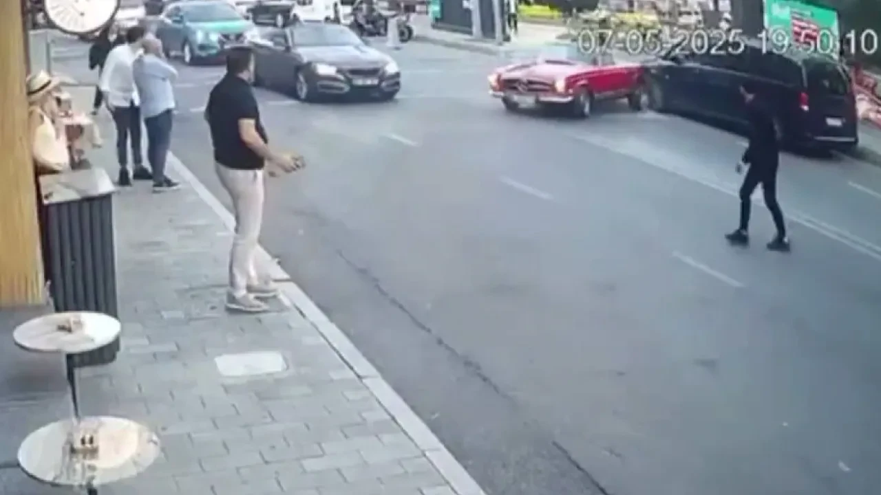 Lüks aracını valeye teslim etti, kaza böyle geldi