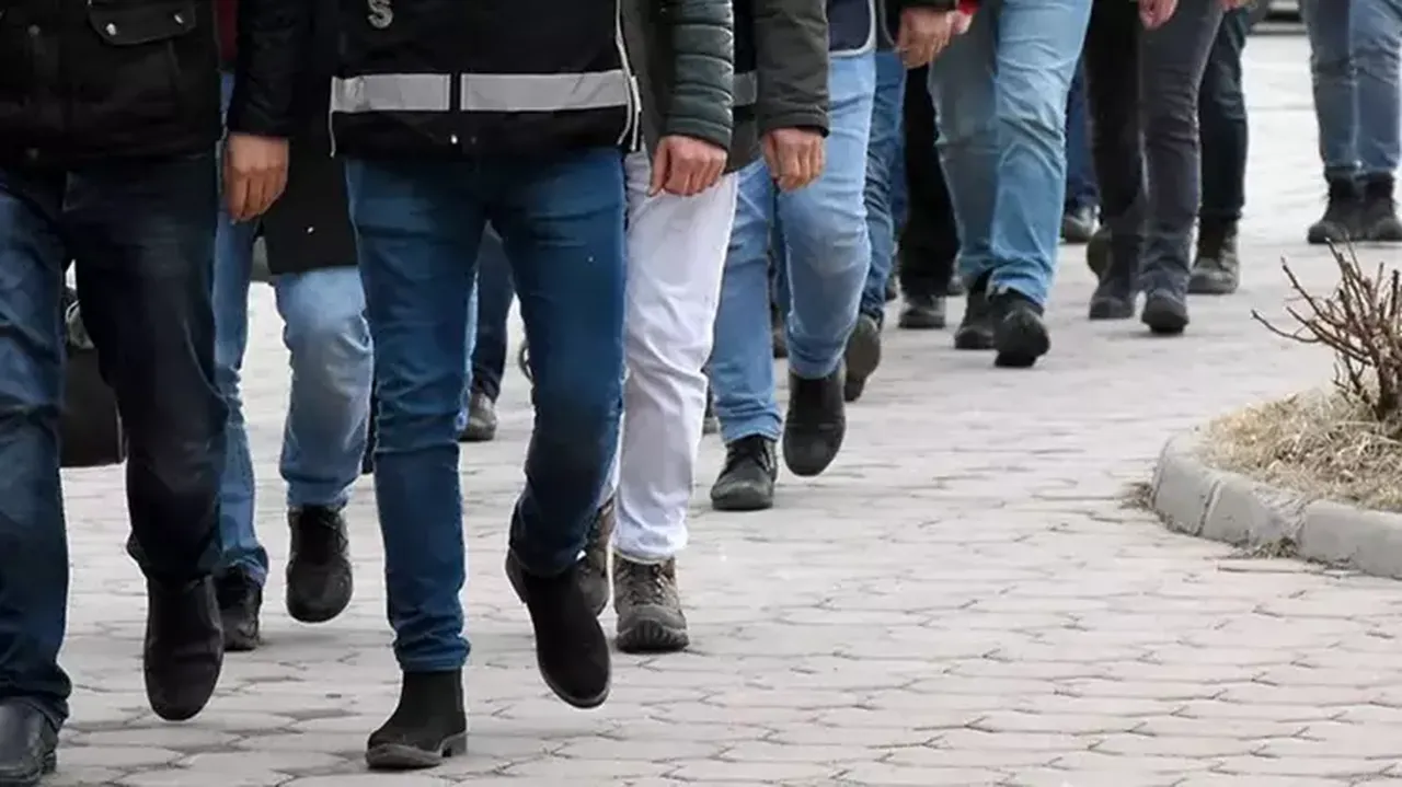 Şişli'de holding önünde silahla ateş eden adam öldü 4 şüpheli tutuklandı