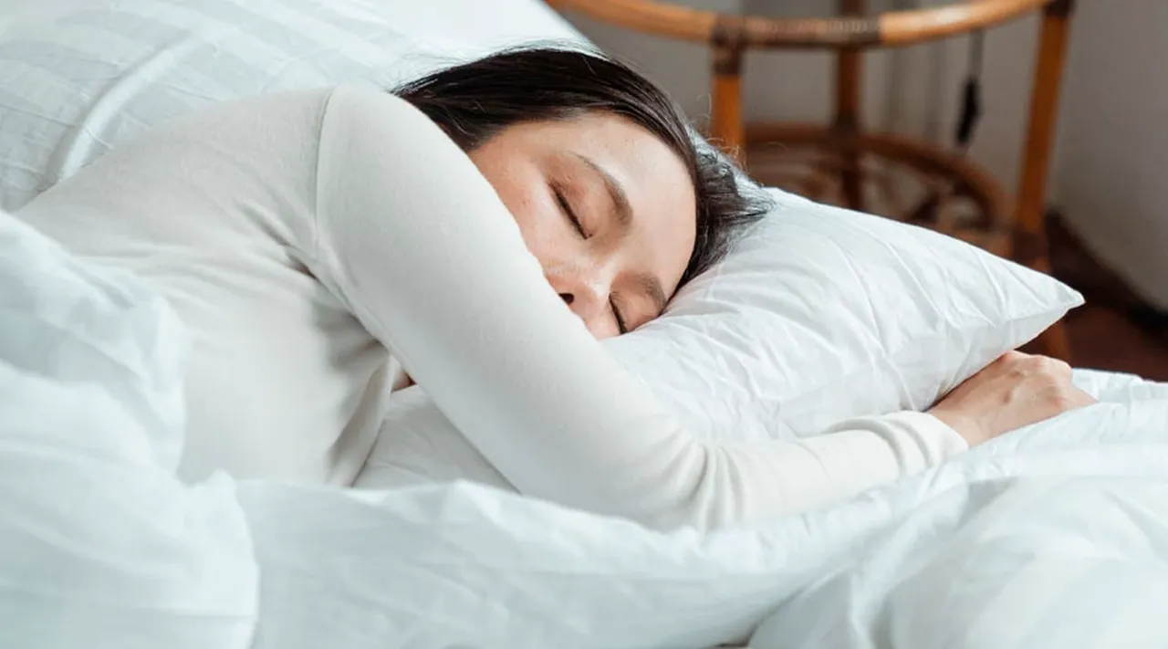 Yıllardır yanlış uyuyorsunuz! Bilimsel olarak en sağlıklı uyku pozisyonu belli oldu