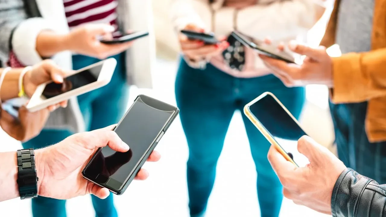 Z Kuşağı Hangi Yıllar Arası Doğmuştur? Z Kuşağı Nedir, Kimlere Denir ve Özellikleri Neler?