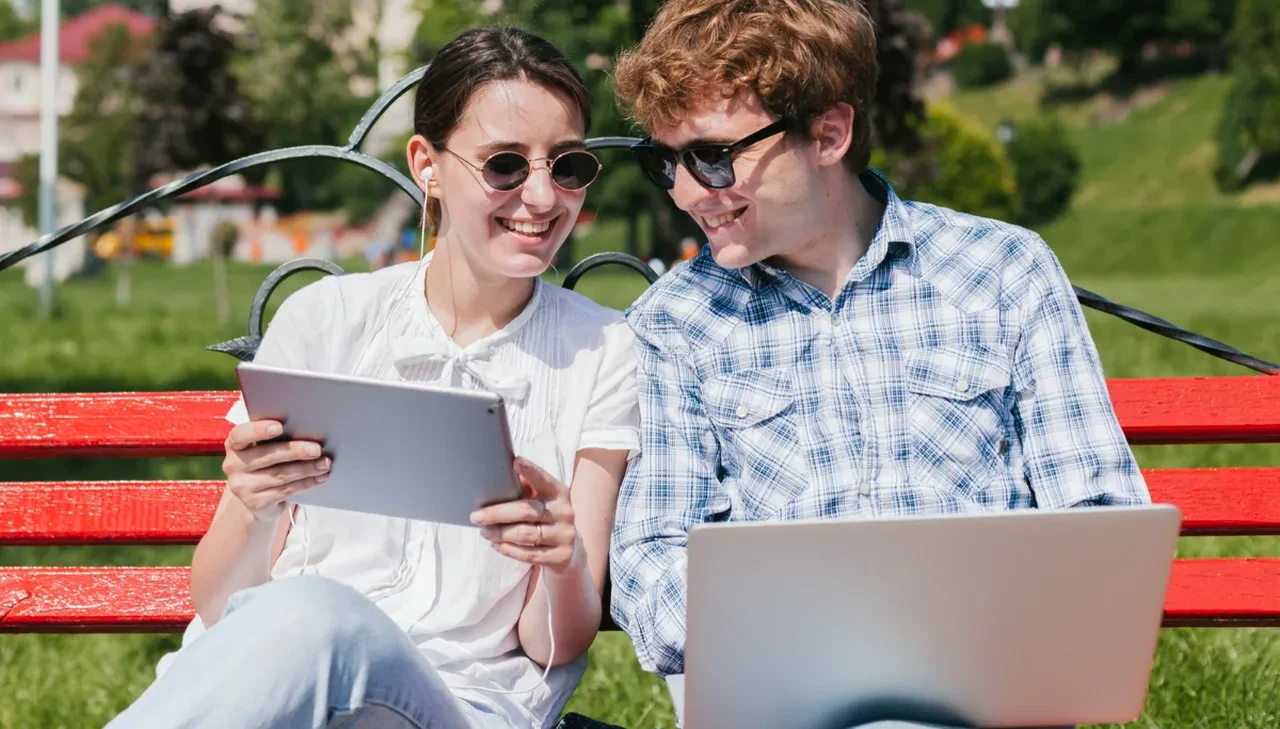 Z Kuşağı Hangi Yıllar Arası Doğmuştur? Z Kuşağı Nedir, Kimlere Denir ve Özellikleri Neler?