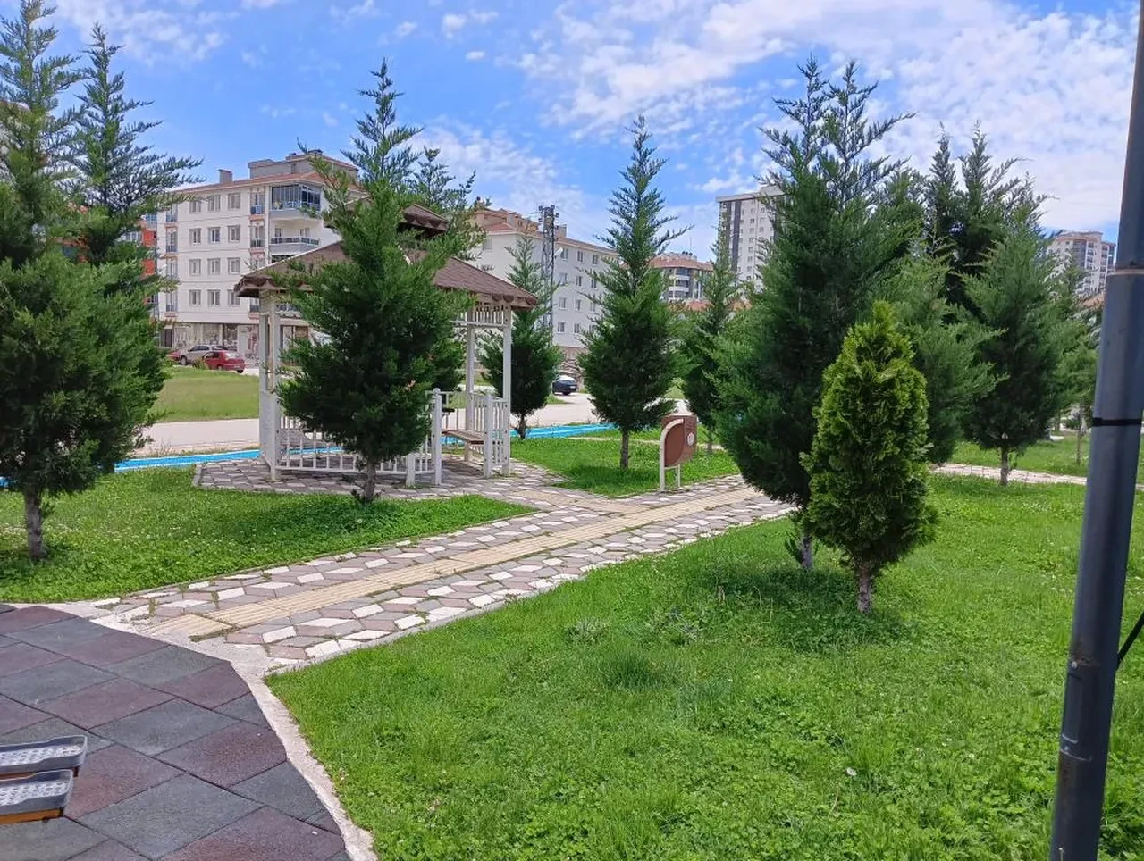 Akran zorbalığı bitmiyor! Tuzak kurup parkta bir saat boyunca dövdüler!