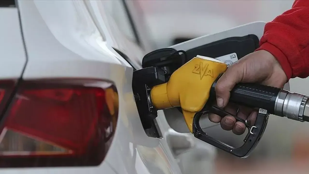 Benzine ne zaman zam gelecek? Motorin ve benzin son durumu merak ediliyor