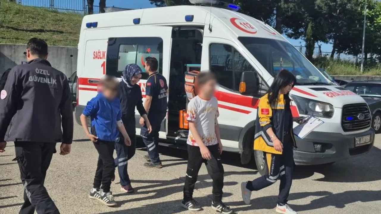 Çöpten çıkarıp arkadaşlarına dağıttılar! 17 öğrenci hastanelik oldu