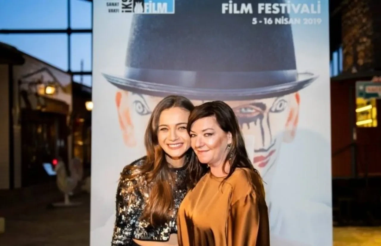 Damla Sönmez, Jennifer Lawrence ve Robert Pattinson ile buluşacak 