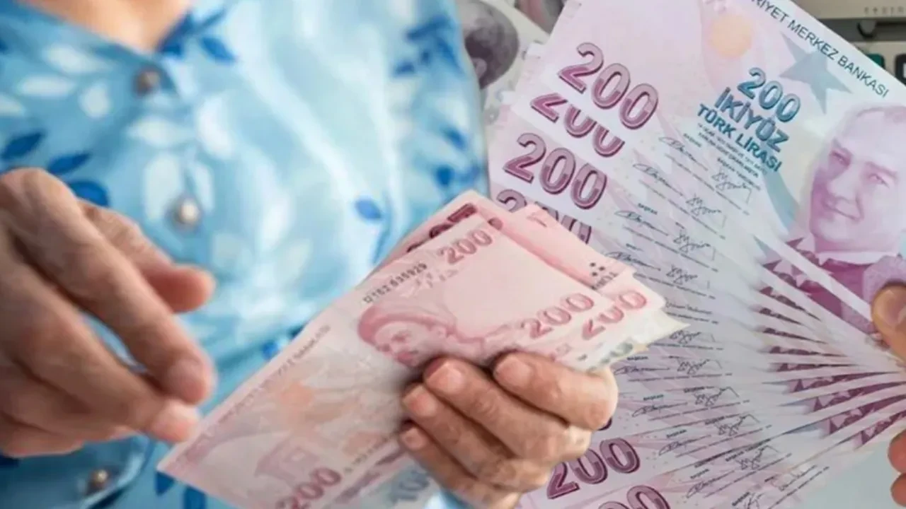 Emekli bayram ikramiyesi için zam olacak mı? İsa Karakaş çok net konuştu