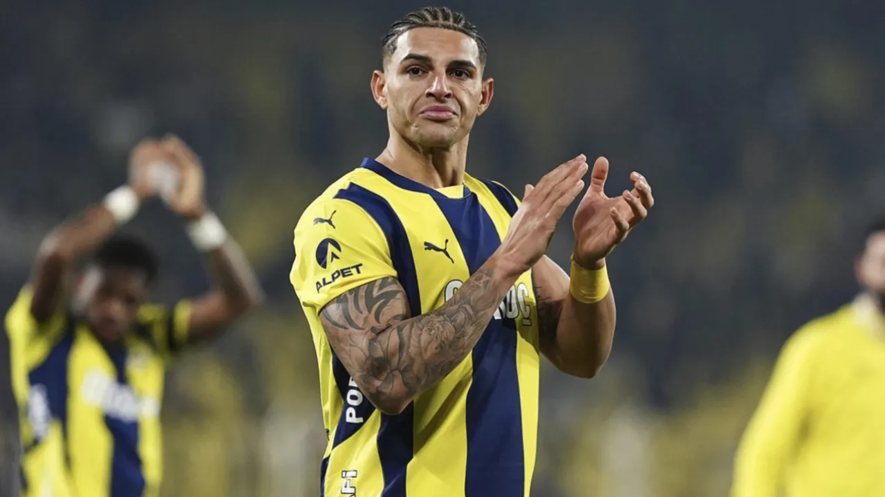 Fenerbahçe'de sil baştan! Birçok futbolcuyla yollar ayrılıyor