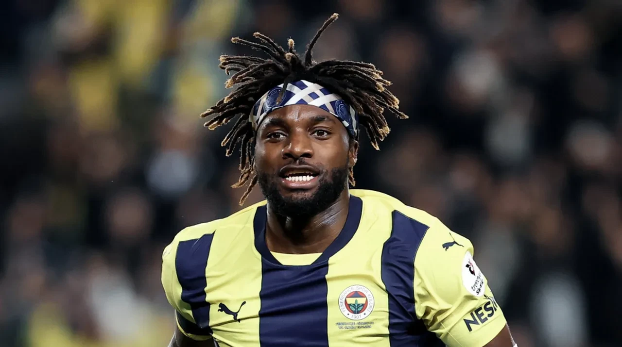 Fenerbahçe'de sil baştan! Birçok futbolcuyla yollar ayrılıyor