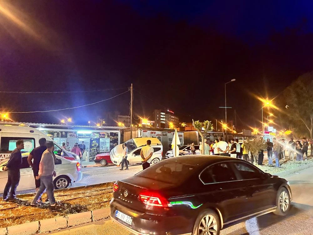 Satmak için kaporasını aldığı otomobilinin üzerine hafif ticari araç çıktı