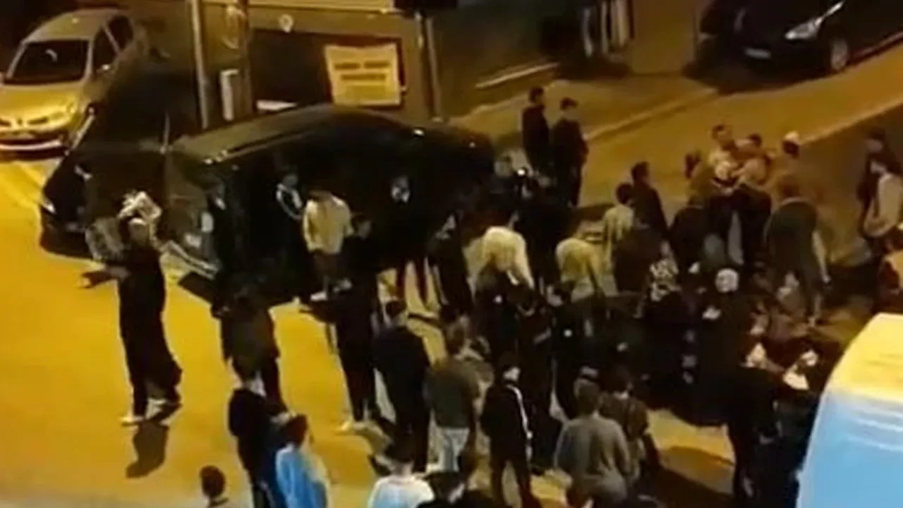 Kazanın ardından birbirlerine girdiler! O anlar kamerada