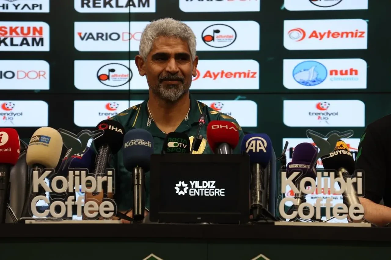 Kocaelispor şampiyon hoca İsmet Taşdemir ile yollarını resmen ayırdı