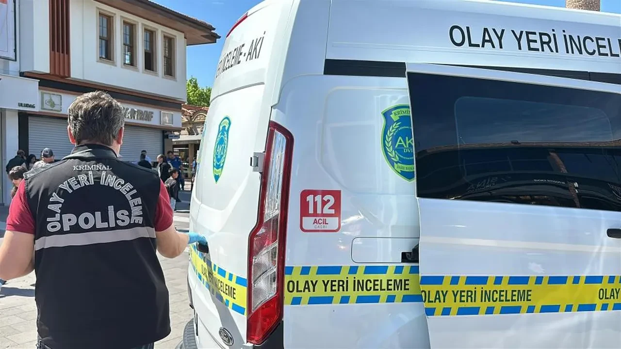 Kuyumcuda dehşet anları! İçeri girip kurşun yağmuruna tuttu: Yaralılar var