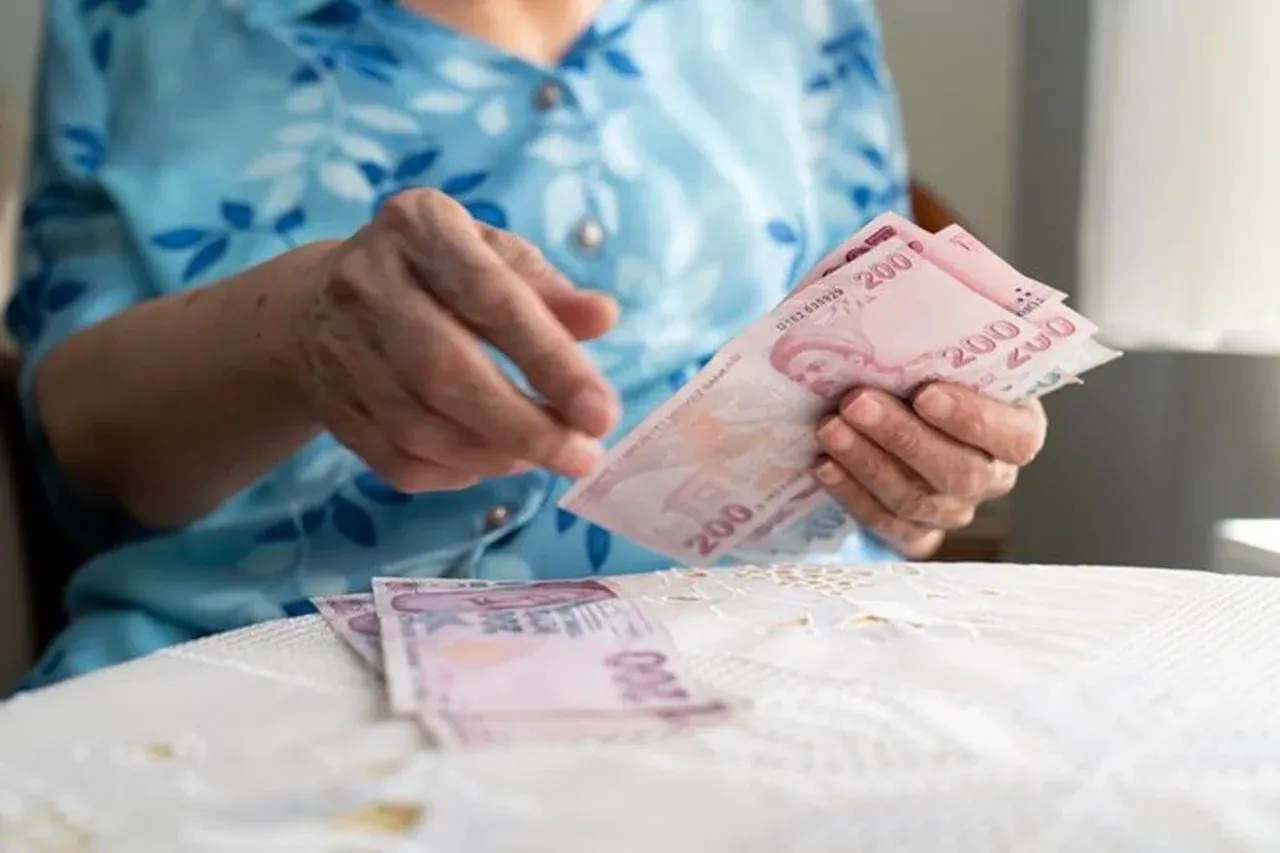 Memur ve emekli ne kadar zam alacak? Temmuz zammı netleşiyor: İşte yeni maaş tablosu