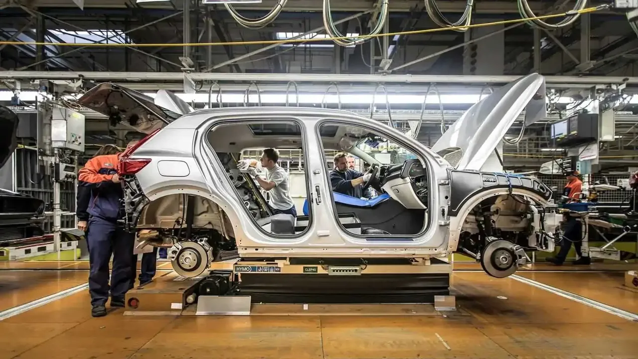 Otomobil üretimi azaldı, ihracat arttı