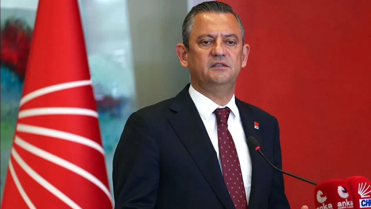 Özgür Özel'den PKK'nın fesih kararına ilk açıklama: Terörün ilelebet sonlanmasını bekliyoruz