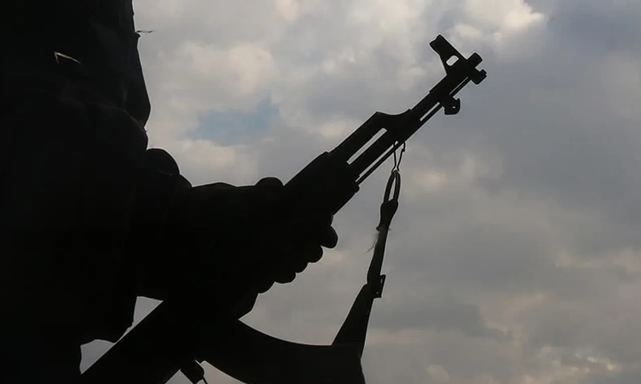 PKK fesih kararını duyurdu! Terör örgütü silahları bıraktı