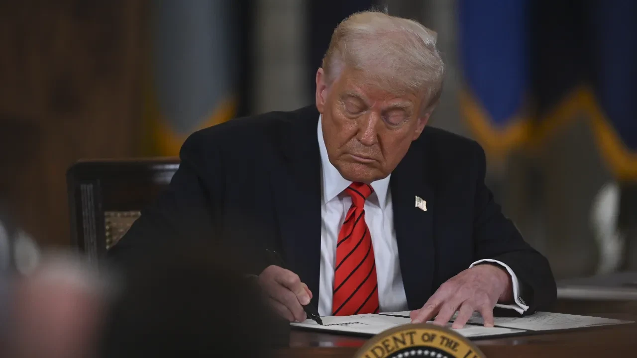 Trump paylaşımıyla merak uyandırmıştı! Yeni bir kararnameye imza atıyor