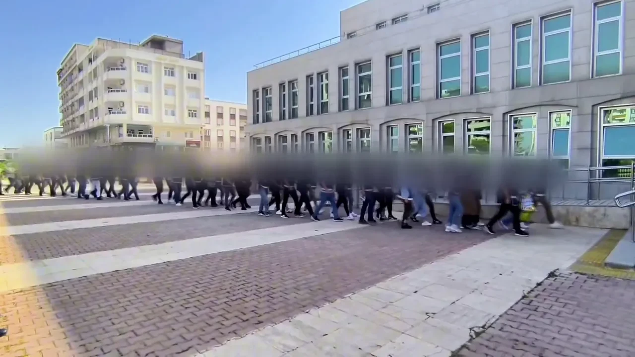 25 ilde büyük dolandırıcılık operasyonu: Kendilerini kamu personeli olarak tanıtıp vurgun yapmışlar 