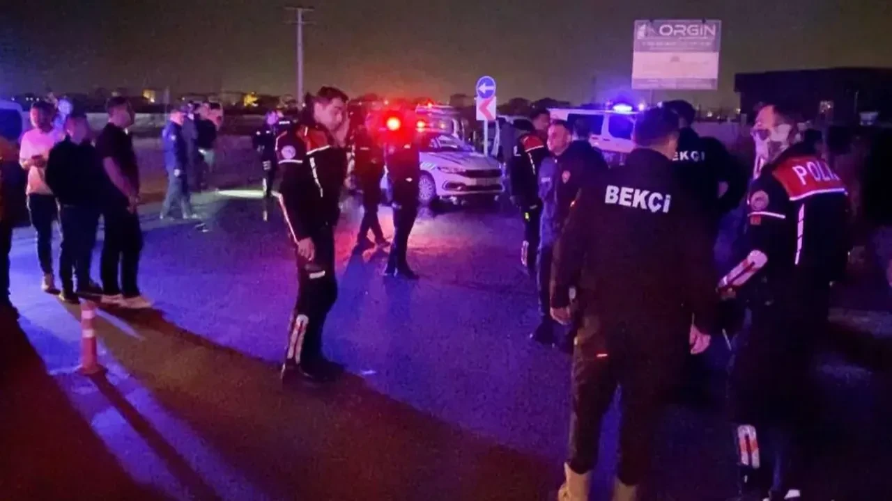Aksaray’da taraftar kavgası kanlı bitti: 6 yaralı, 13 gözaltı!