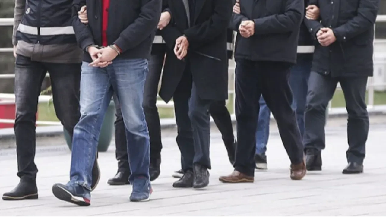 FETÖ'nün finans kaynağına 9 ilde operasyon: Çok sayıda gözaltı var