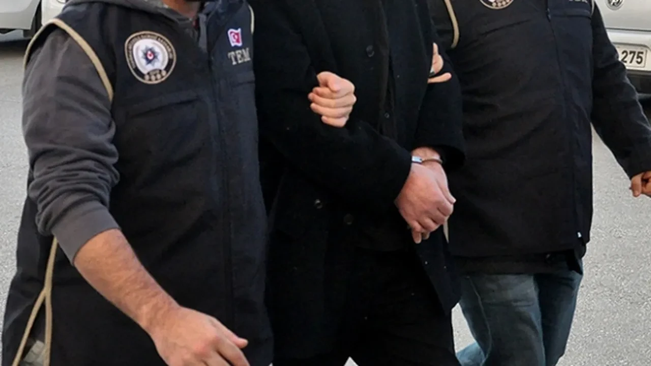 FETÖ'nün finans kaynağına 9 ilde operasyon: Çok sayıda gözaltı var