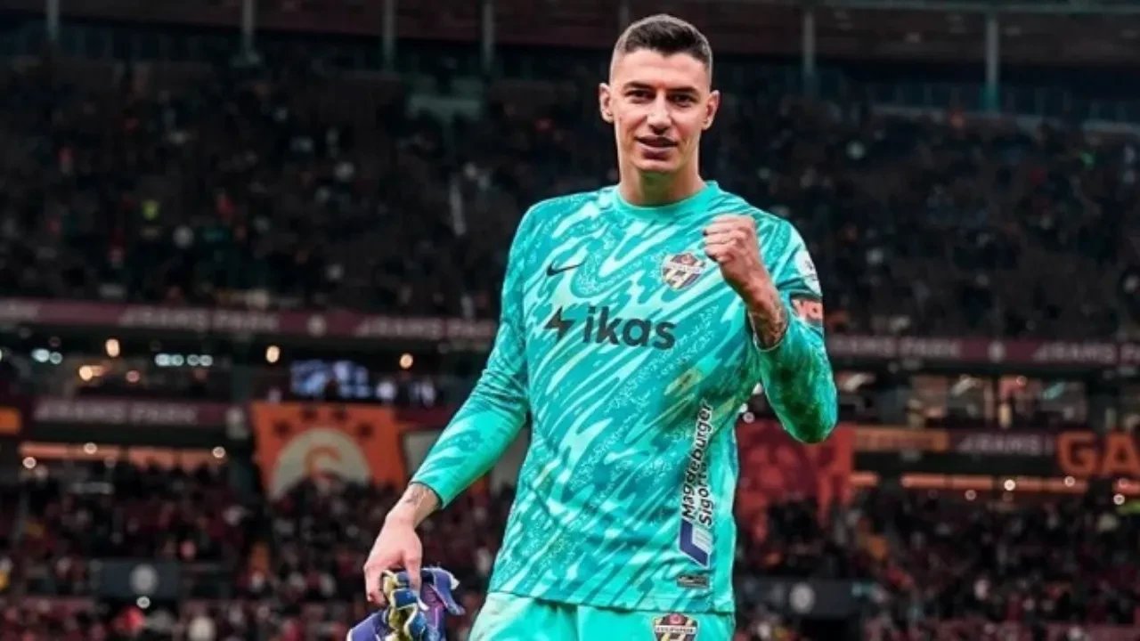 Galatasaray'ın transfer listesindeydi! Berke Özer imzayı attı