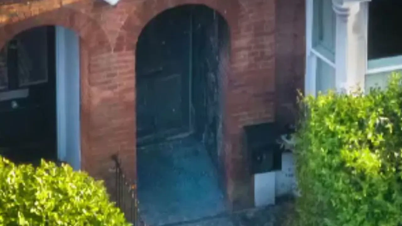 İngiltere Başbakanı Keir Starmer'ın evleri ateşe verildi! Kundakçı yakalandı