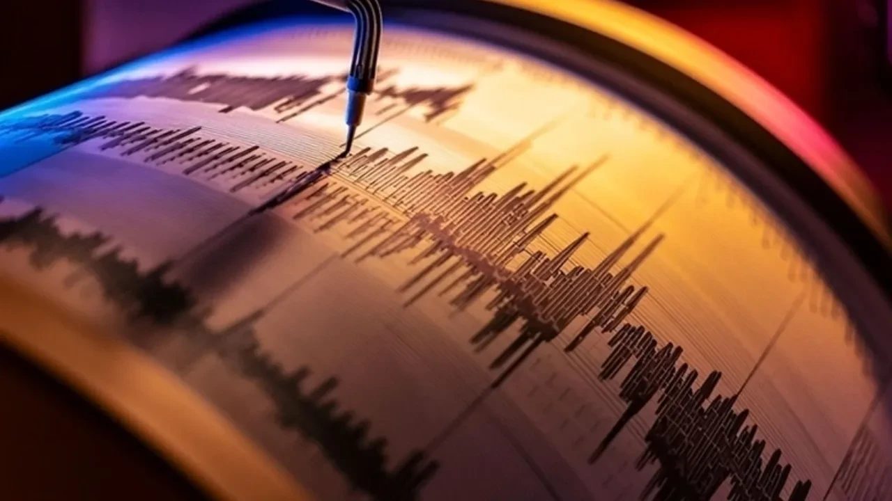 İstanbul'da deprem! AFAD ve Kandilli'den ilk açıklama geldi