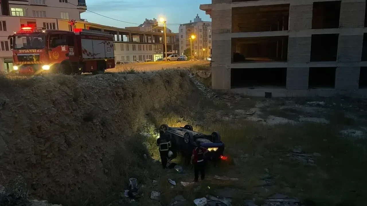 Mardin’de otomobil devrildi: Sürücü yaralandı