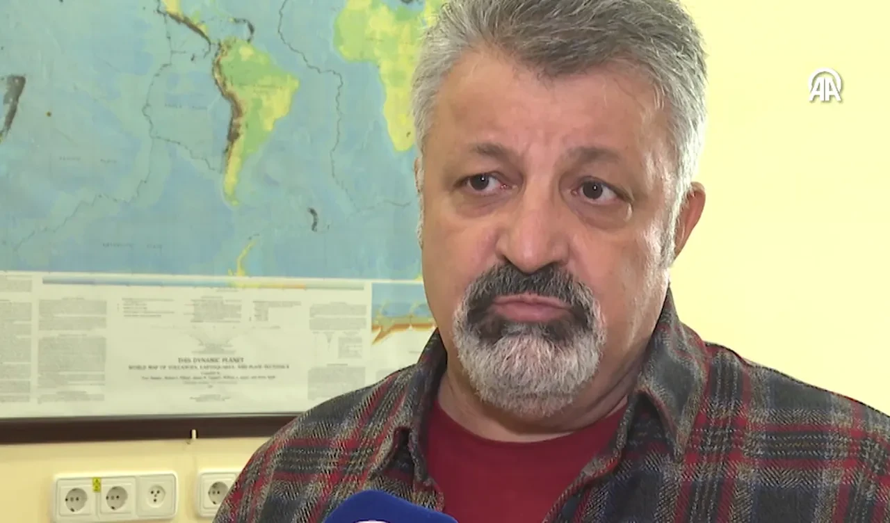 Prof. Dr. Tuncay Taymaz'dan İstanbul için kritik açıklama! 'Uyuyan faylar tetiklenirse büyük Marmara depremi gerçekleşir'