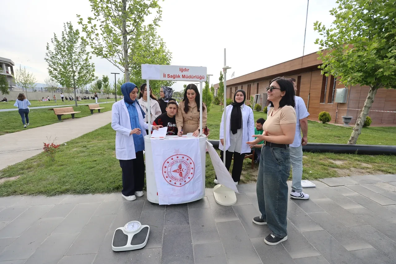 Sağlık Bakanlığı harekete geçti! Sokaklarda tek tek kilolu kişiler tespit ediliyor