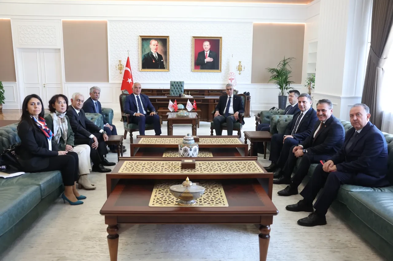 Sağlık turizminde yeni bir dönem başladı! Bakan Ersoy: 'Sağlık turizminden 3 milyar dolardan fazla gelir elde ettik.'