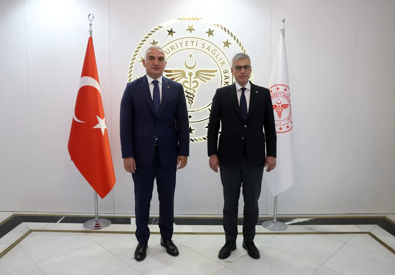 Sağlık turizminde yeni bir dönem başladı! Bakan Ersoy: 'Sağlık turizminden 3 milyar dolardan fazla gelir elde ettik.'