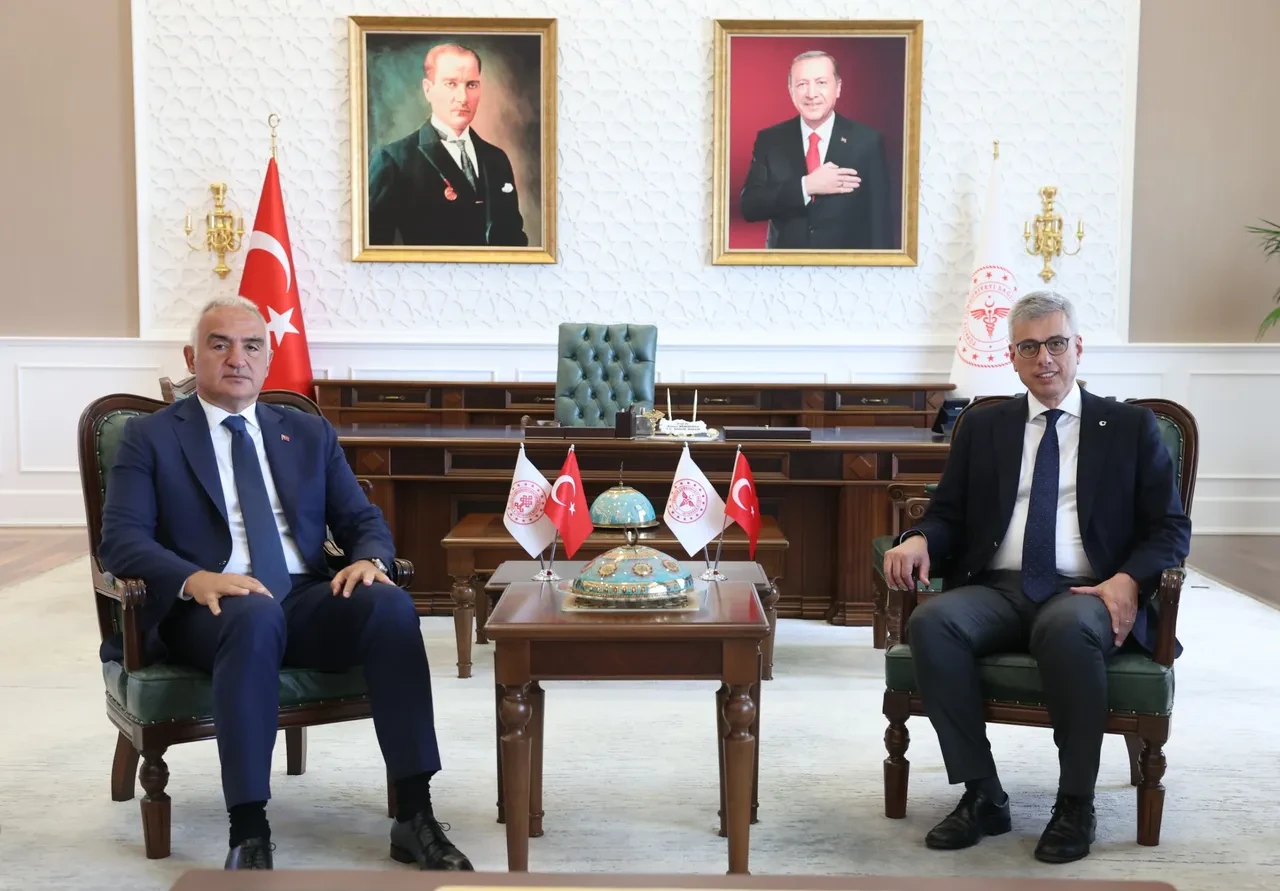 Sağlık turizminde yeni bir dönem başladı! Bakan Ersoy: 'Sağlık turizminden 3 milyar dolardan fazla gelir elde ettik.'