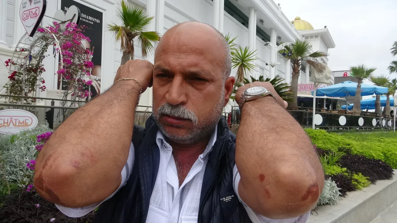 Sokak ortasında öldüresiye dayak! 3 kişi tekme ve yumruklarla feci şekilde dövdü