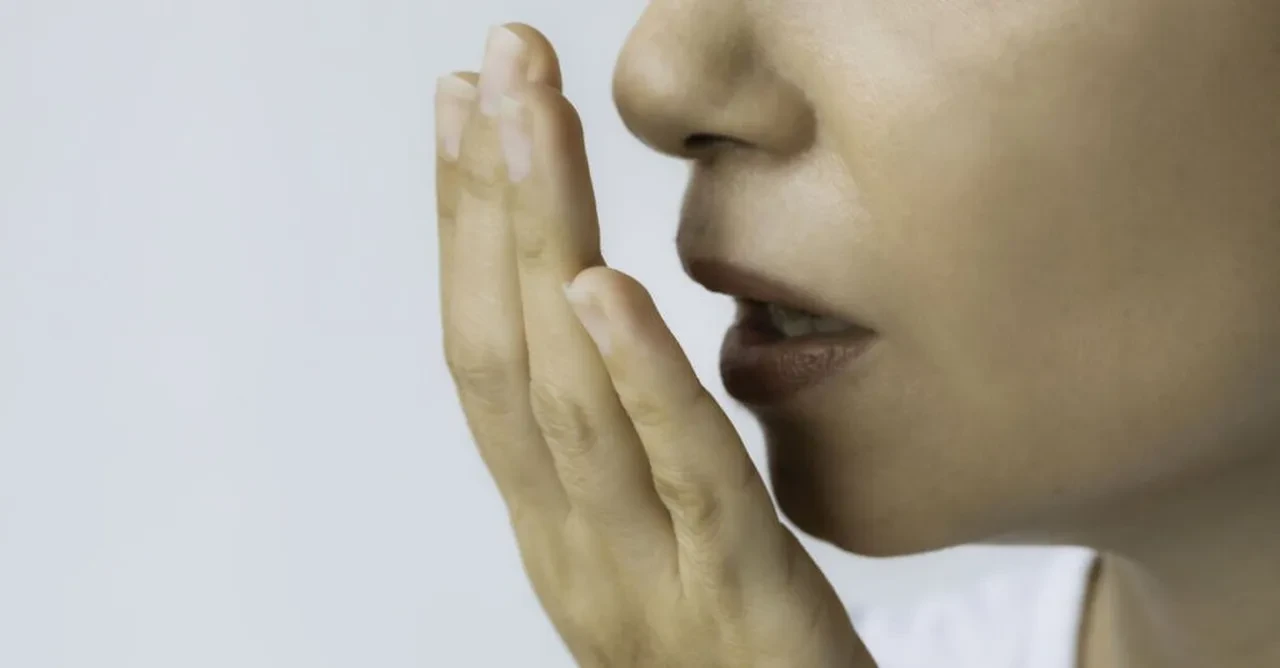 Ağız kokusu nasıl geçer? Kalıcı çözüm için etkili yöntemler