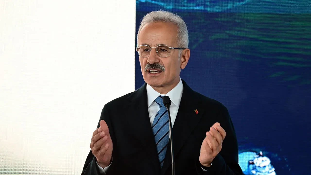 Bakan Uraloğlu: Denizcilikte hedef dünyada ilk 10'a girmek