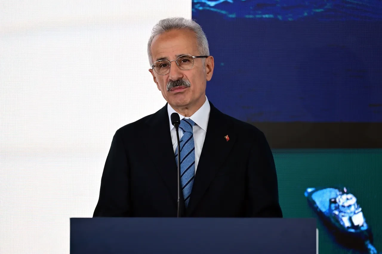 Bakan Uraloğlu: Denizcilikte hedef dünyada ilk 10'a girmek