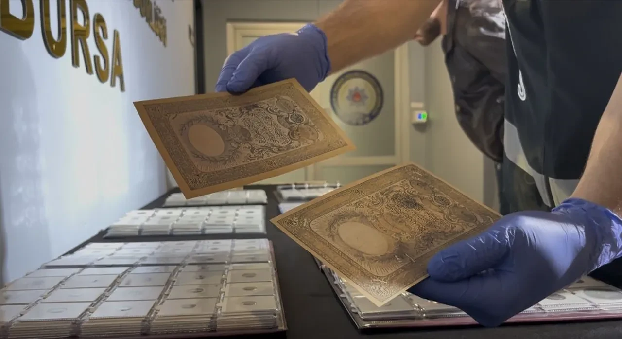 Bursa'da iş adamının evine baskın! Ele geçirilenler polisi bile şaşkına çevirdi!