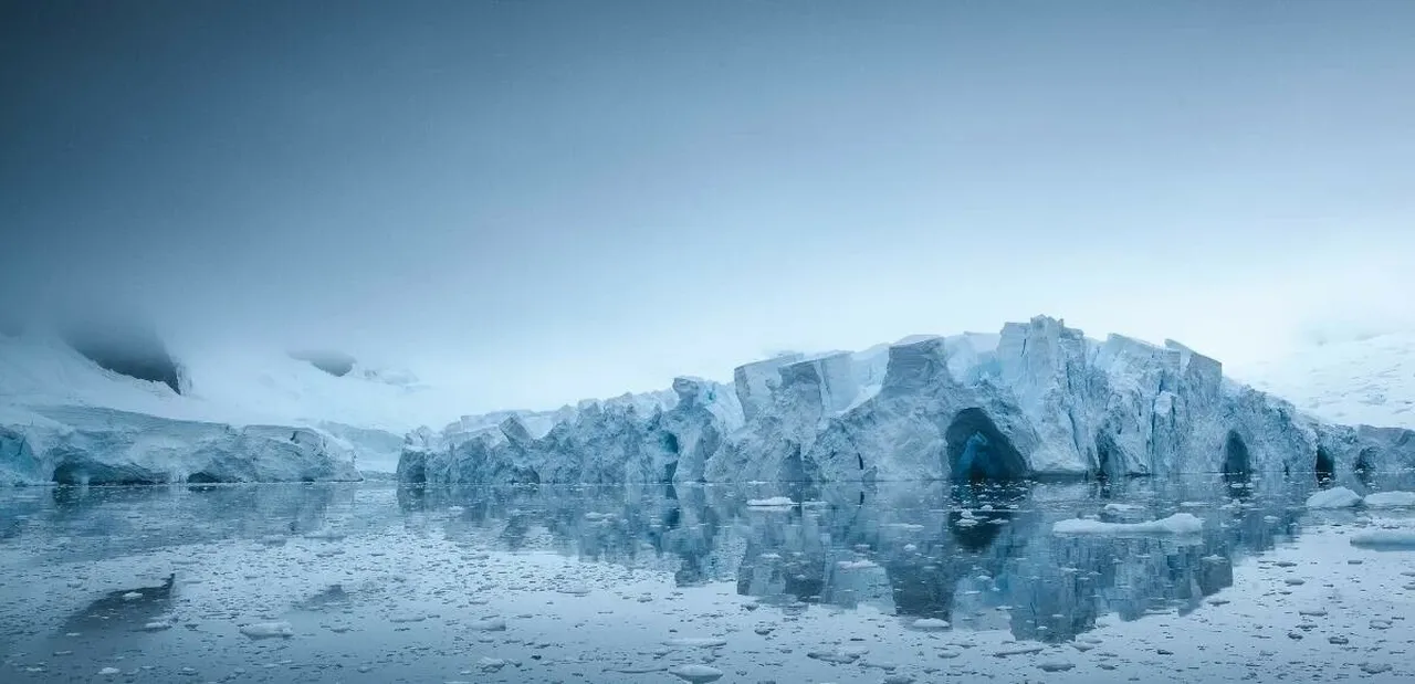 Buzullar eriyor okyanusun rengi değişiyor! Bilim insanları alarma geçti