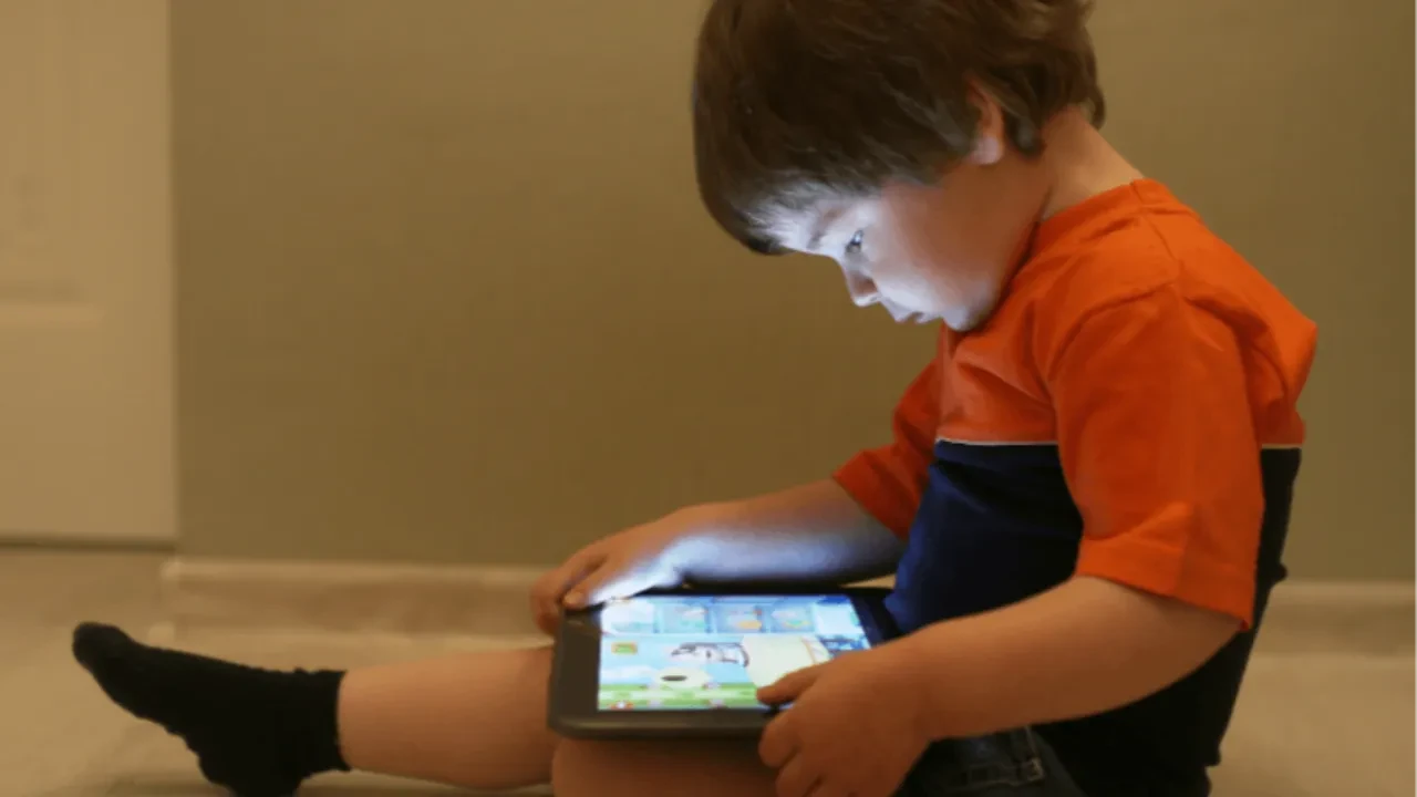Çocukların eline tablet verirken iki kere düşünün