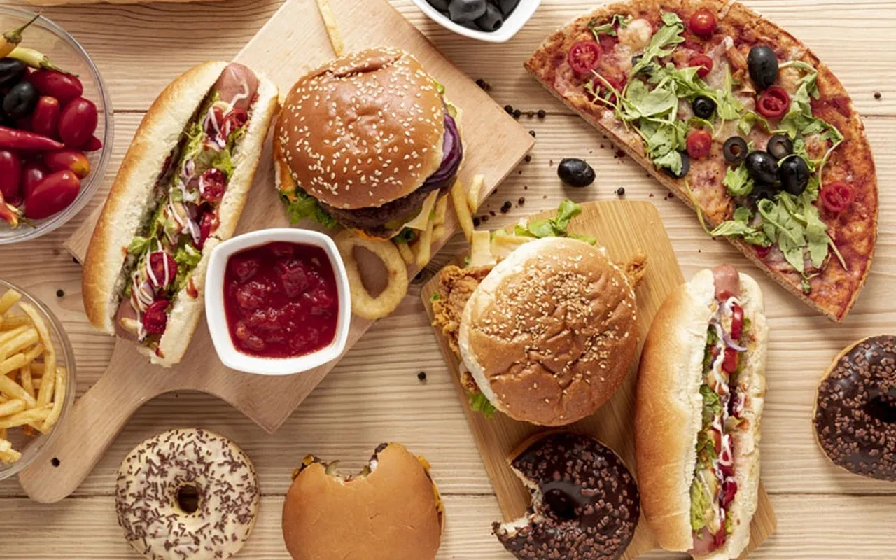 Doktorlar ağzınıza bile sürmeyin diyor! Günlerce vücudunuzda kalıyor şişkinlik yapıyor