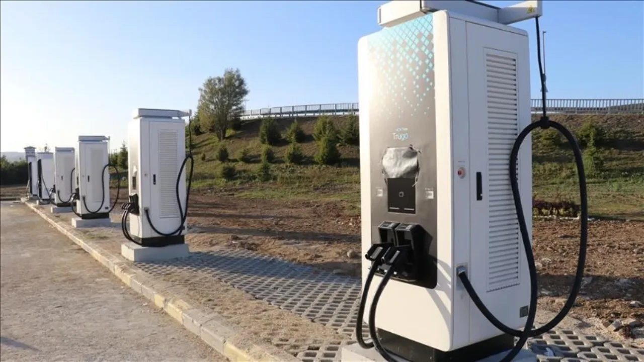 Elektrikli araç sahiplerine müjde: Eşarj ve Trugo güçlerini birleştirdi, şarjda marka sınırı kalktı
