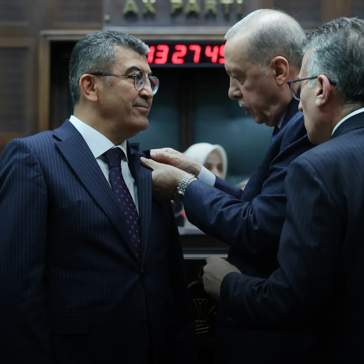 Erdoğan rozetini takmıştı! Hasan Ekici ile gündem olan diyaloğa DMM'den açıklama geldi