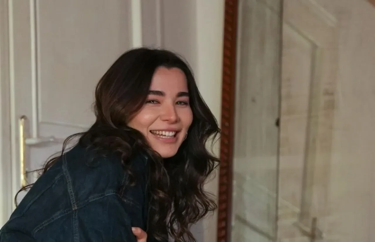 Feyza Sevil Güngör, Ayça Ayşin Turan ve Ekin Koç ile partner oldu 
