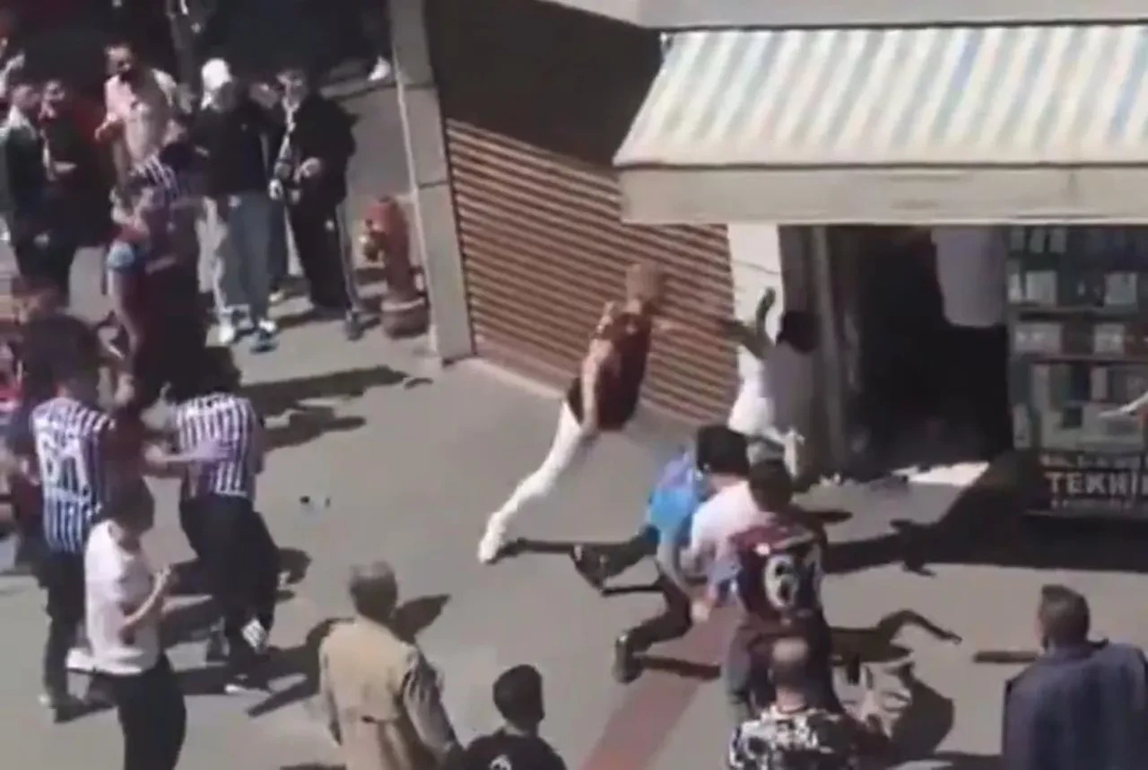 Galatasaray Trabzonspor maçı öncesinde gerginlik arttı! Gaziantep sokakları savaş alanına döndü