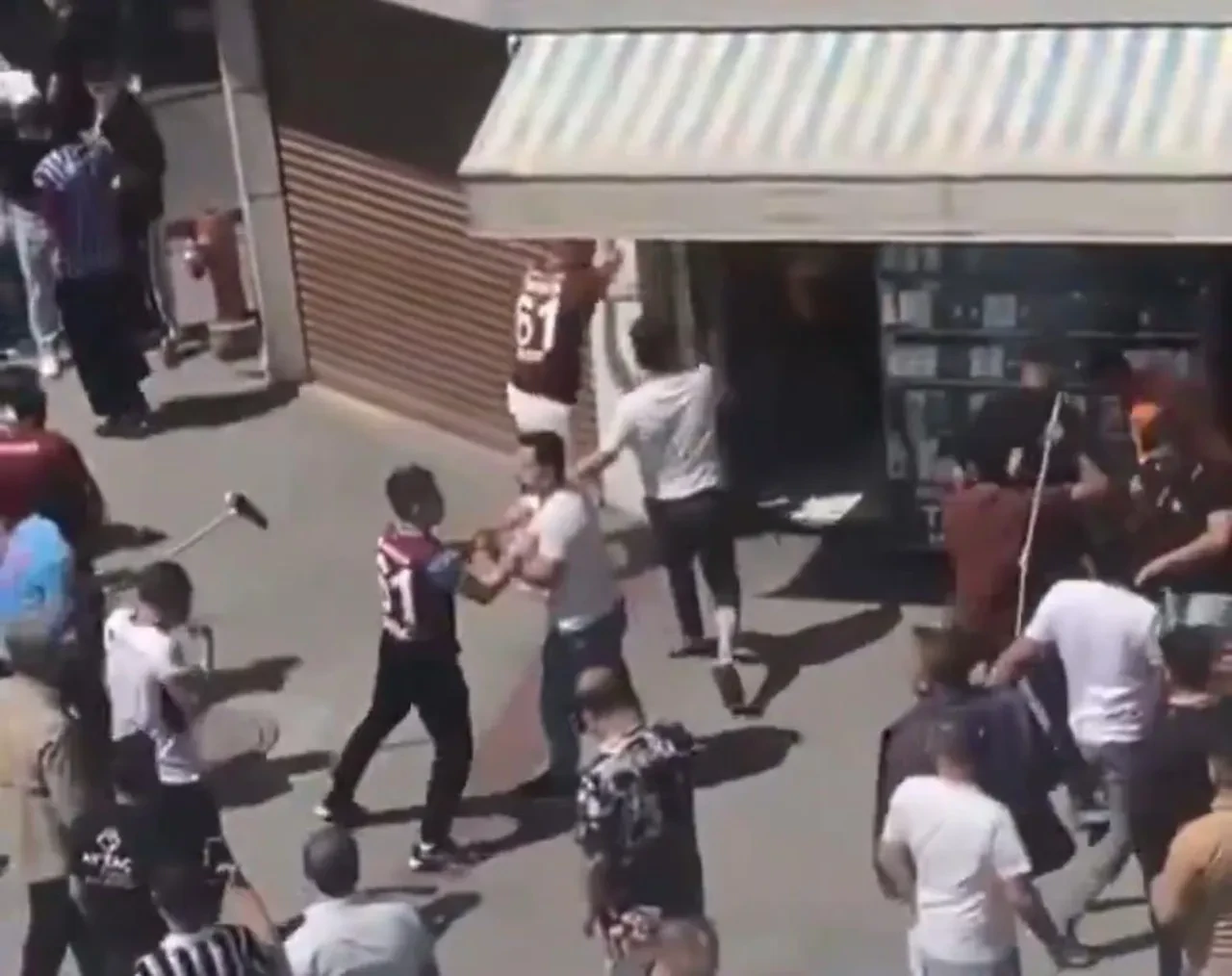 Galatasaray Trabzonspor maçı öncesinde gerginlik arttı! Gaziantep sokakları savaş alanına döndü