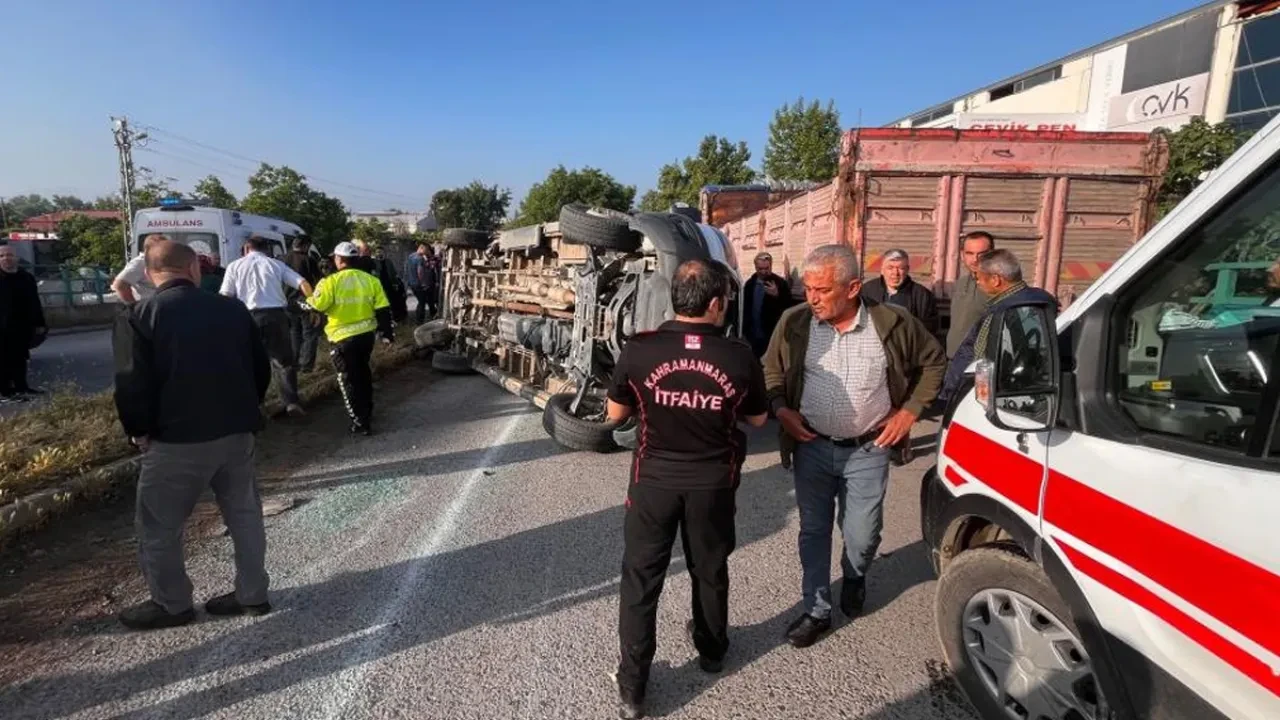 İşçi servisi ile otomobil çarpıştı: Çok sayıda yaralı var